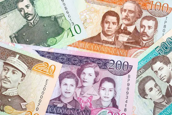 Dominican money
